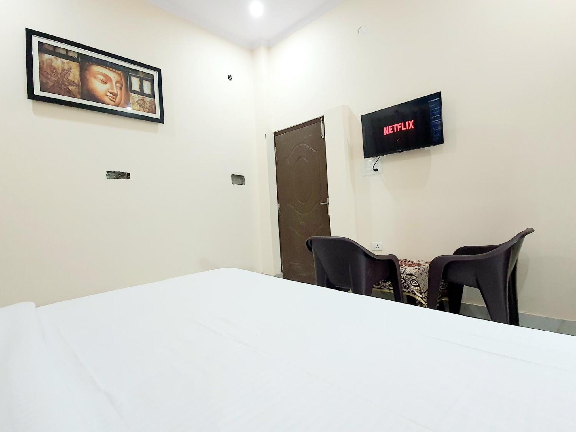 רישיקש Hotel Townhouse מראה חיצוני תמונה